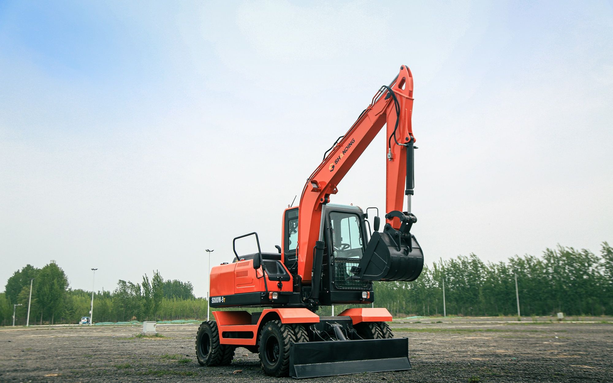 全新80轮式挖掘机展示 转场灵活胶轮挖掘机抓木机厂家 山鼎