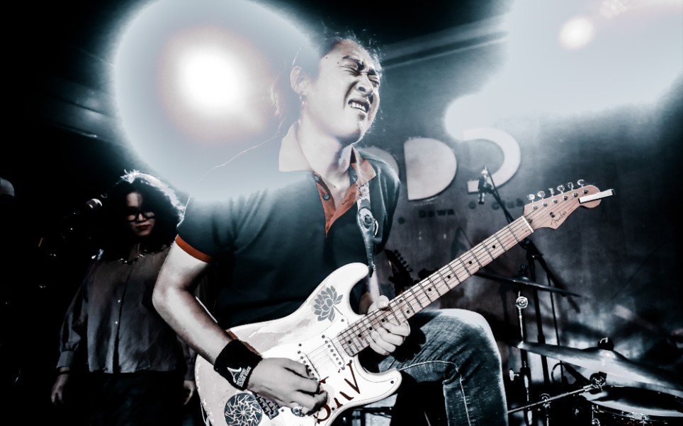 控制扣弦乐队作品