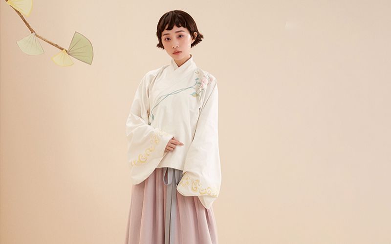 十三余小豆蔻儿家藏梨袄裙开箱视频