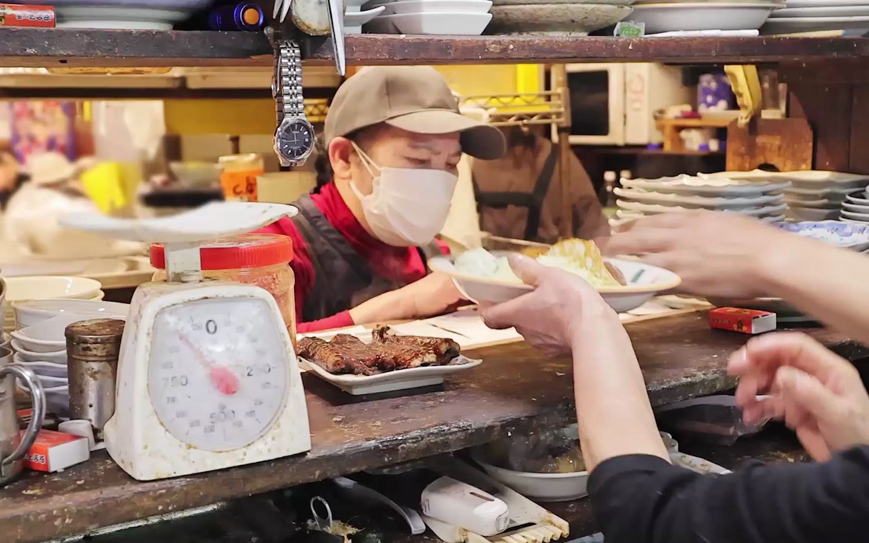 [图]日本夫妻经营饭店50年，生意火爆到开门就满座，今天带大家看看