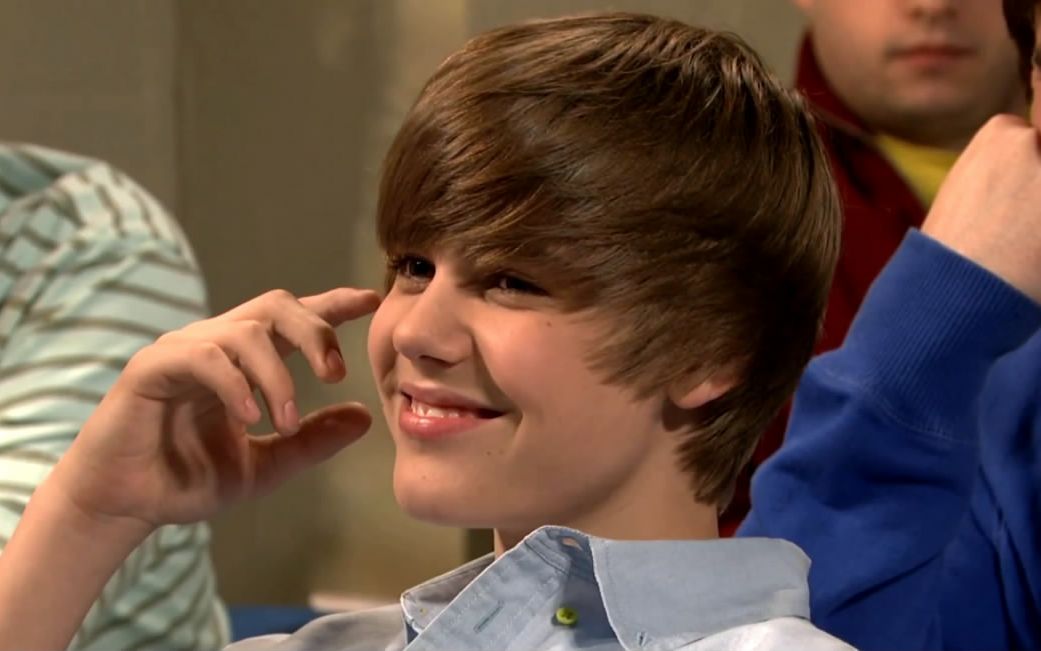 【justin bieber】清纯可爱的小贾在搞笑节目里扮演学生系列/超萌