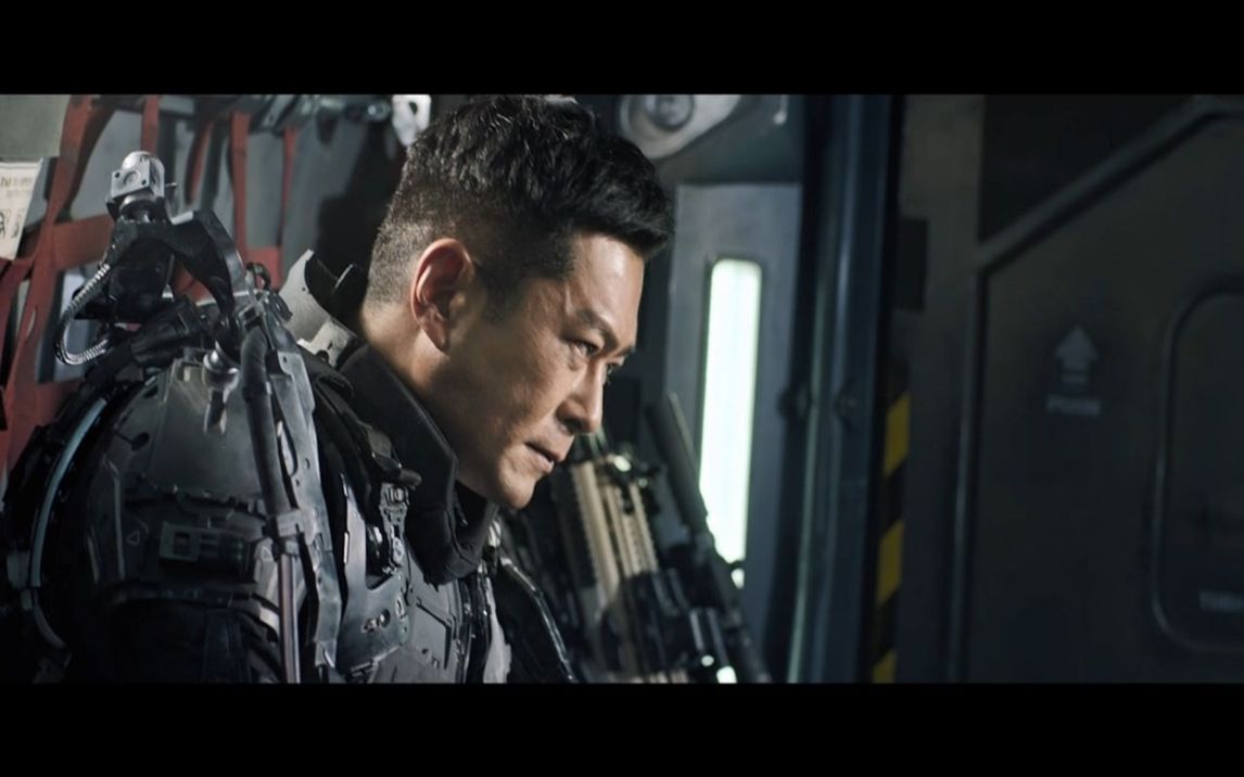 【电影预告娘】中国首部机甲硬科幻《明日战记》发布15秒院线预告片