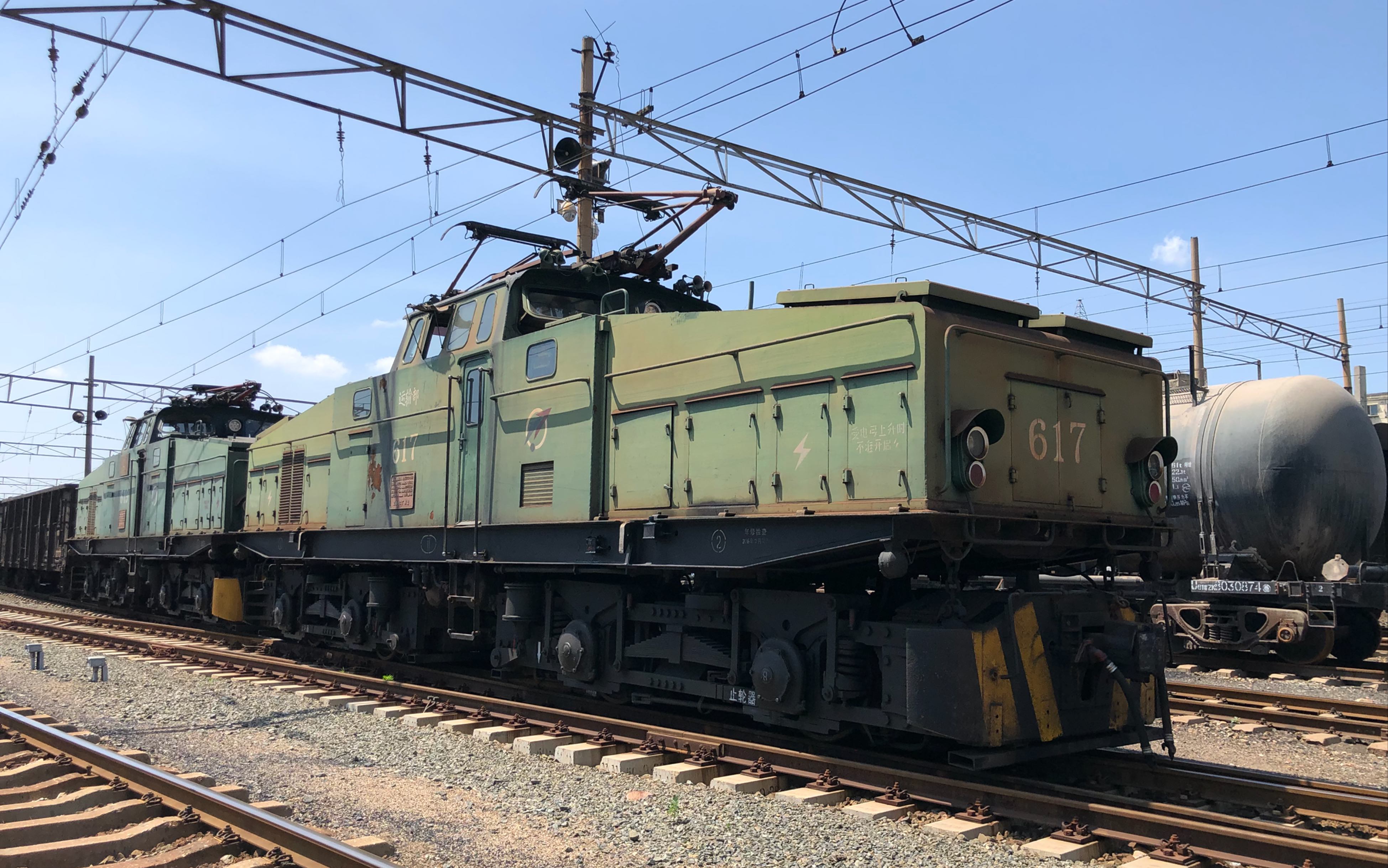 抚顺韶峰机车牵引敞车通过道口_哔哩哔哩 (゜-゜)つロ 干杯~-bilibili