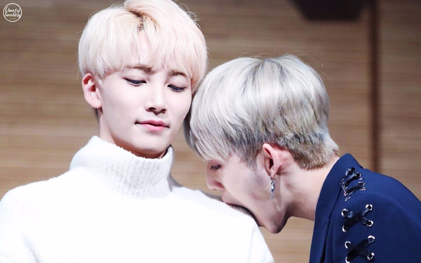 澈汉180209seventeennewsade粉红及其他高甜瞬间