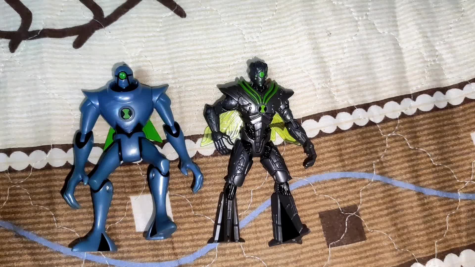 ben10 少年骇客外星英雄万代正品玩具 极微人 试玩可动性视频