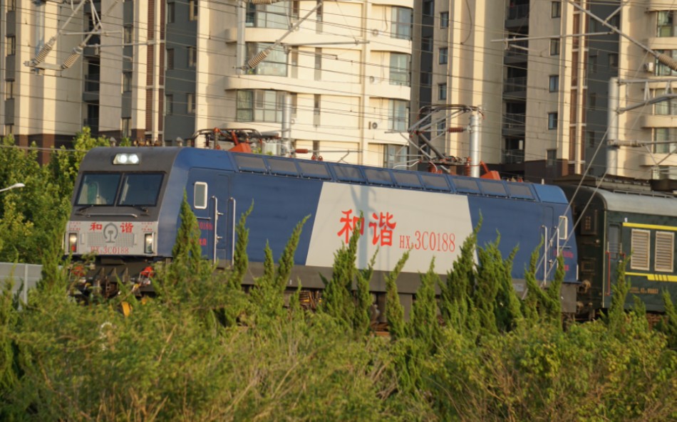 【暑运临客】沈局沈段hxd3c0188牵引k1054青岛北—吉林由青岛北站青荣