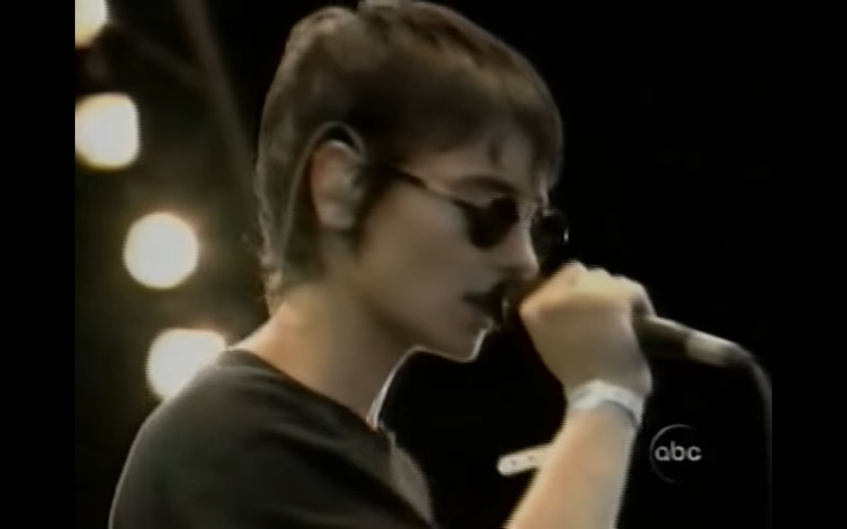 [图]【Sinéad O'Connor】 The Last Day of Our Acquaintance (Live 1995) 爱尔兰另类摇滚 西尼德·奥康娜