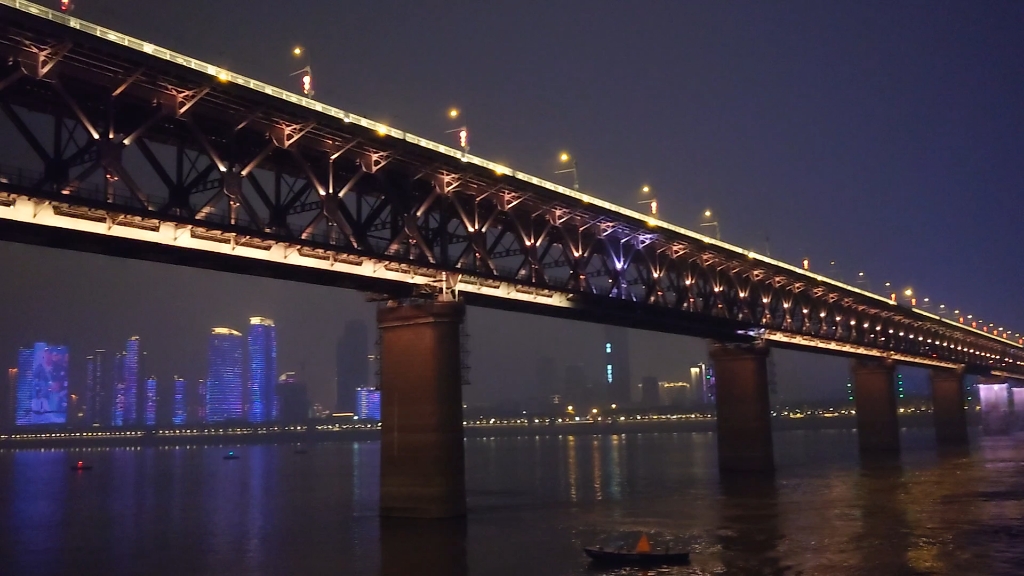 武汉青山长江大桥夜景图片