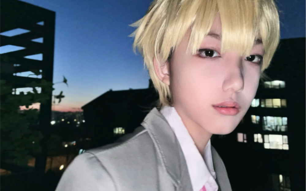 【灵幻新隆cos】"风景不错吧 mob"