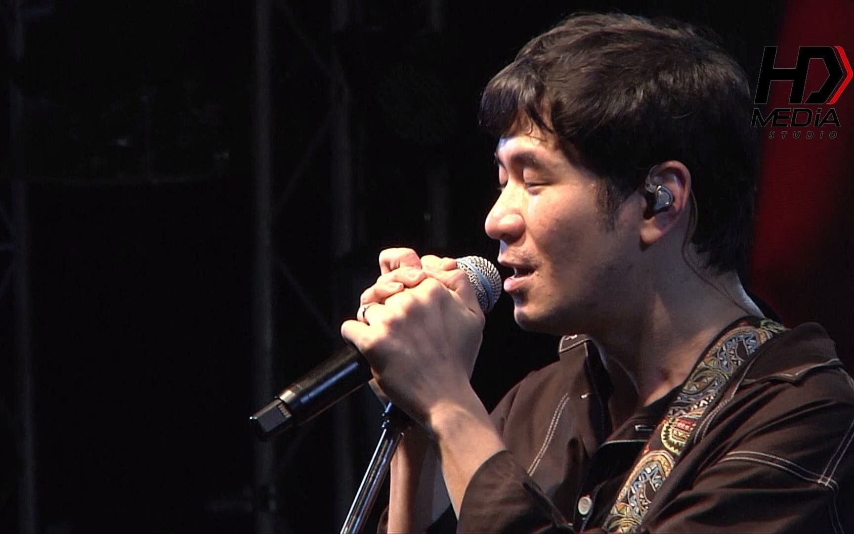 【泰国音乐】stamp apiwat live @2528232221212723