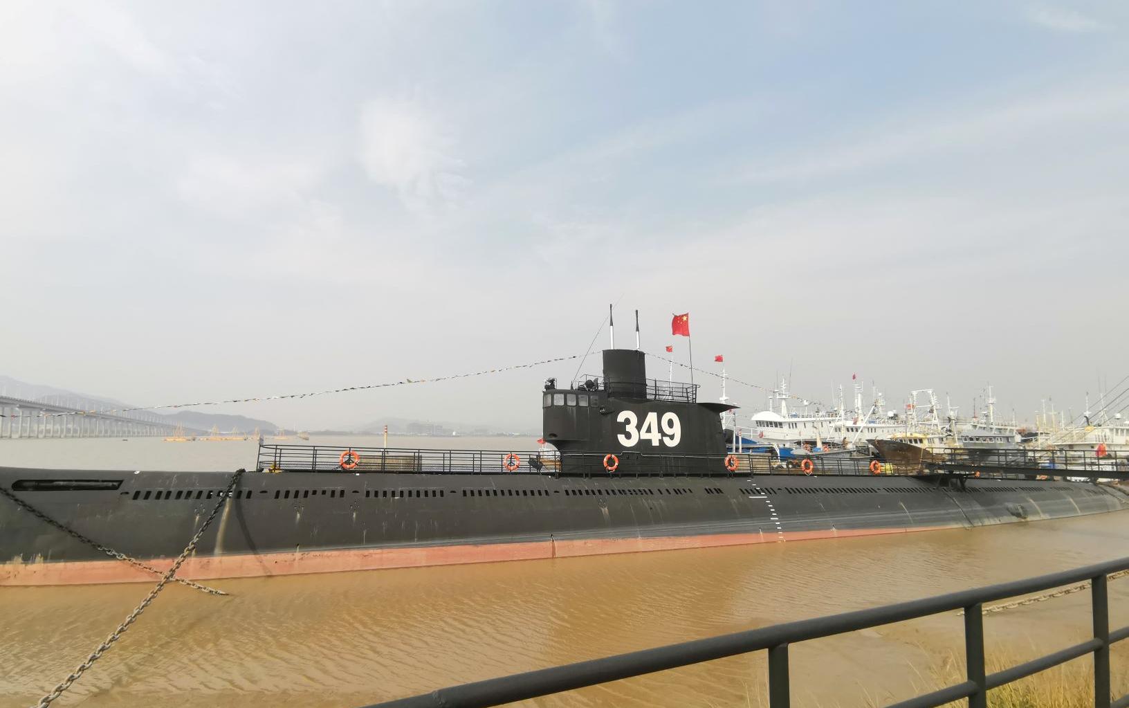 第一人称带你参观349号潜艇