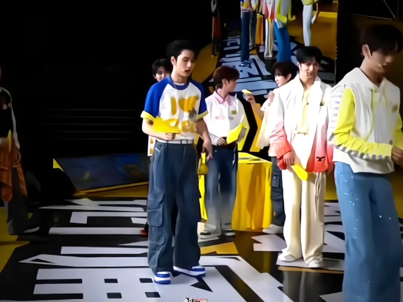 好香的鞋子梅开二度,文哥每次都暖心解围,马哥演我吃瓜状态