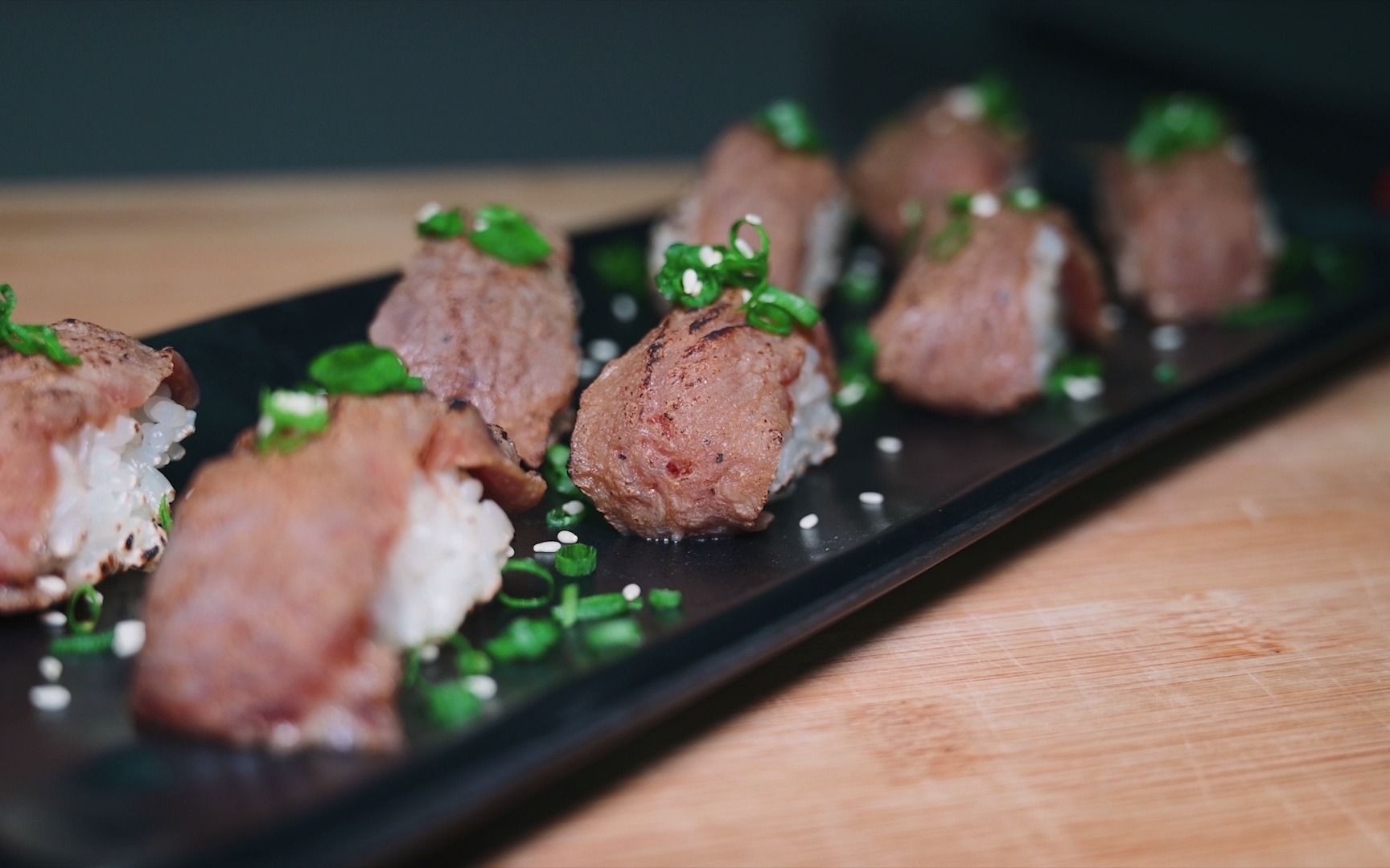 牛排寿司,当没有食欲的时候就应该吃点肉肉 美食vlog