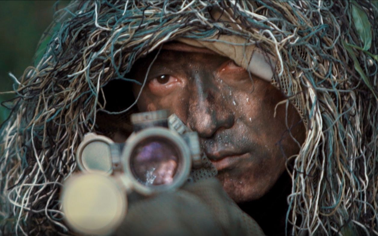 蛇形行动精彩片段最强狙击手弹无虚发