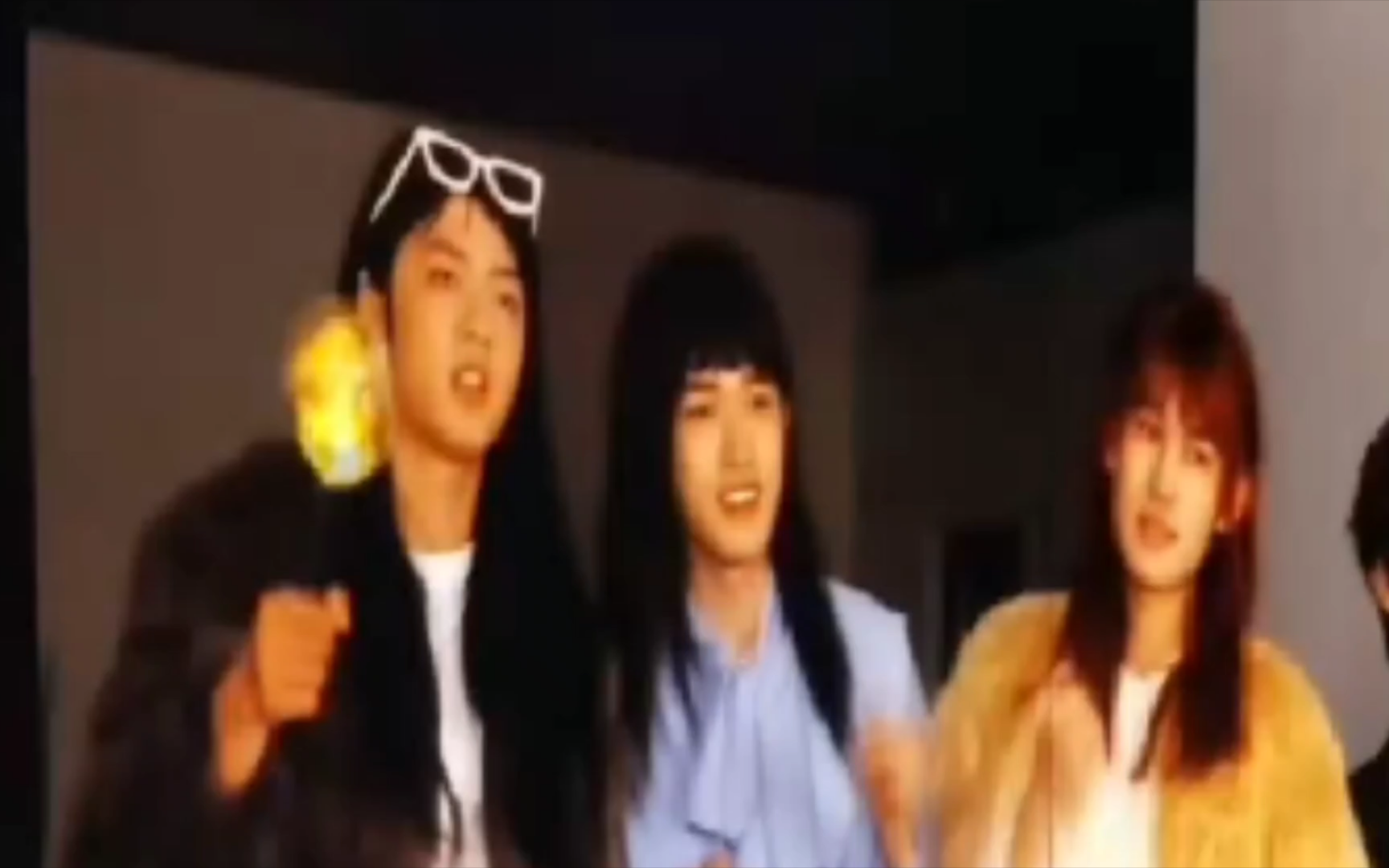 刘耀文宋亚轩张真源的女装依然是看一次笑一次呀