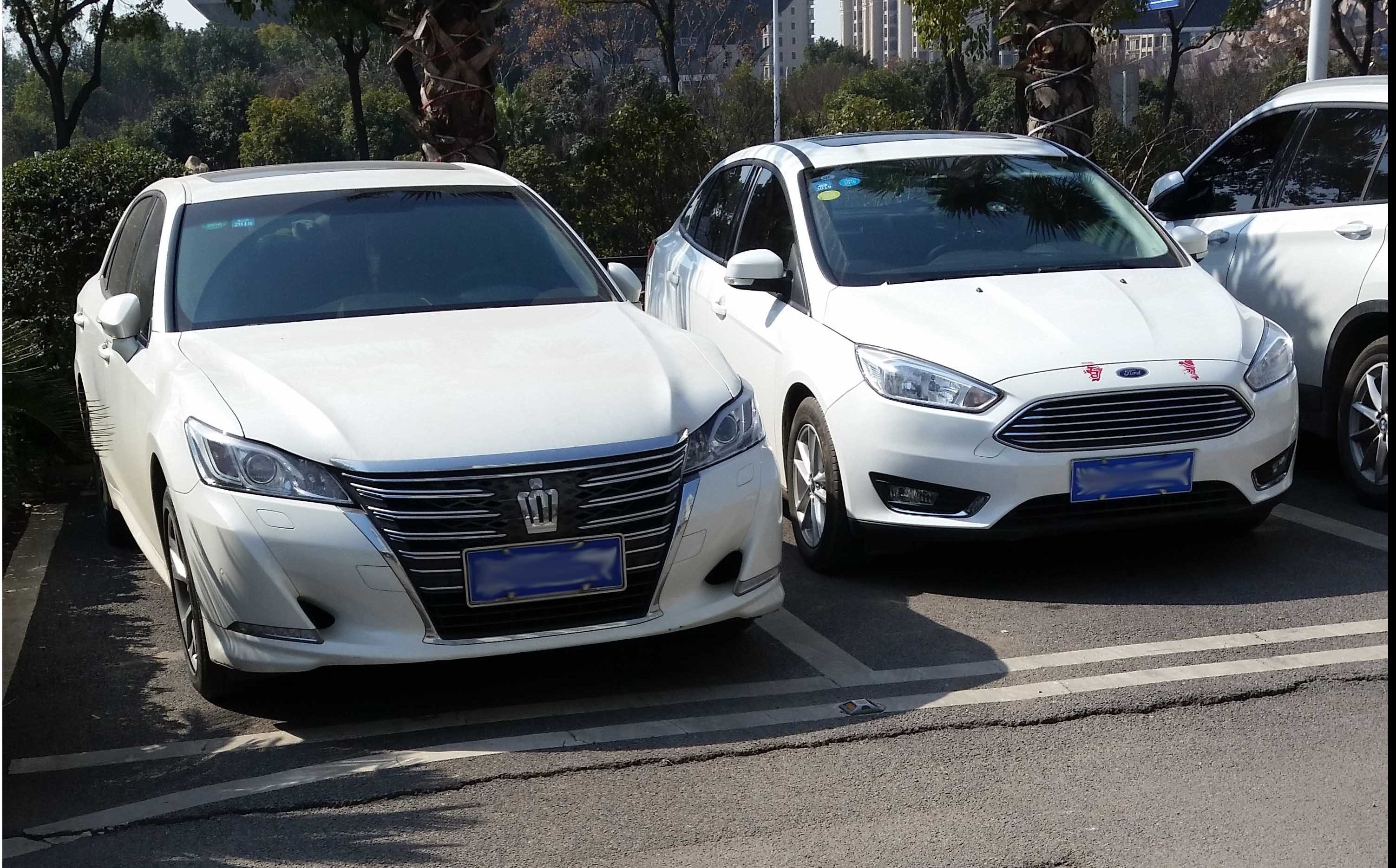 主视角试驾福特福克斯10t6at牌小轿车乡村小路温柔试驾