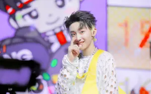 Descargar video: 【BOYSTORY于泽宇】梦幻联动～15岁国组门面翻跳师兄Stray Kids《Double Knot》，那个曾经的奶团子已经长大了！