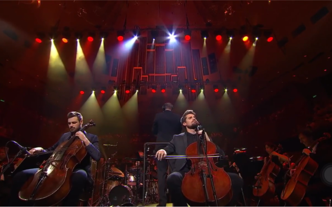 [图]【提琴双杰】2CELLOS 悉尼歌剧院现场 Now We Are Free