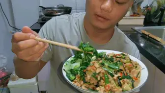 肿脖子肿脖子，云南小炒肉，小炒青菜