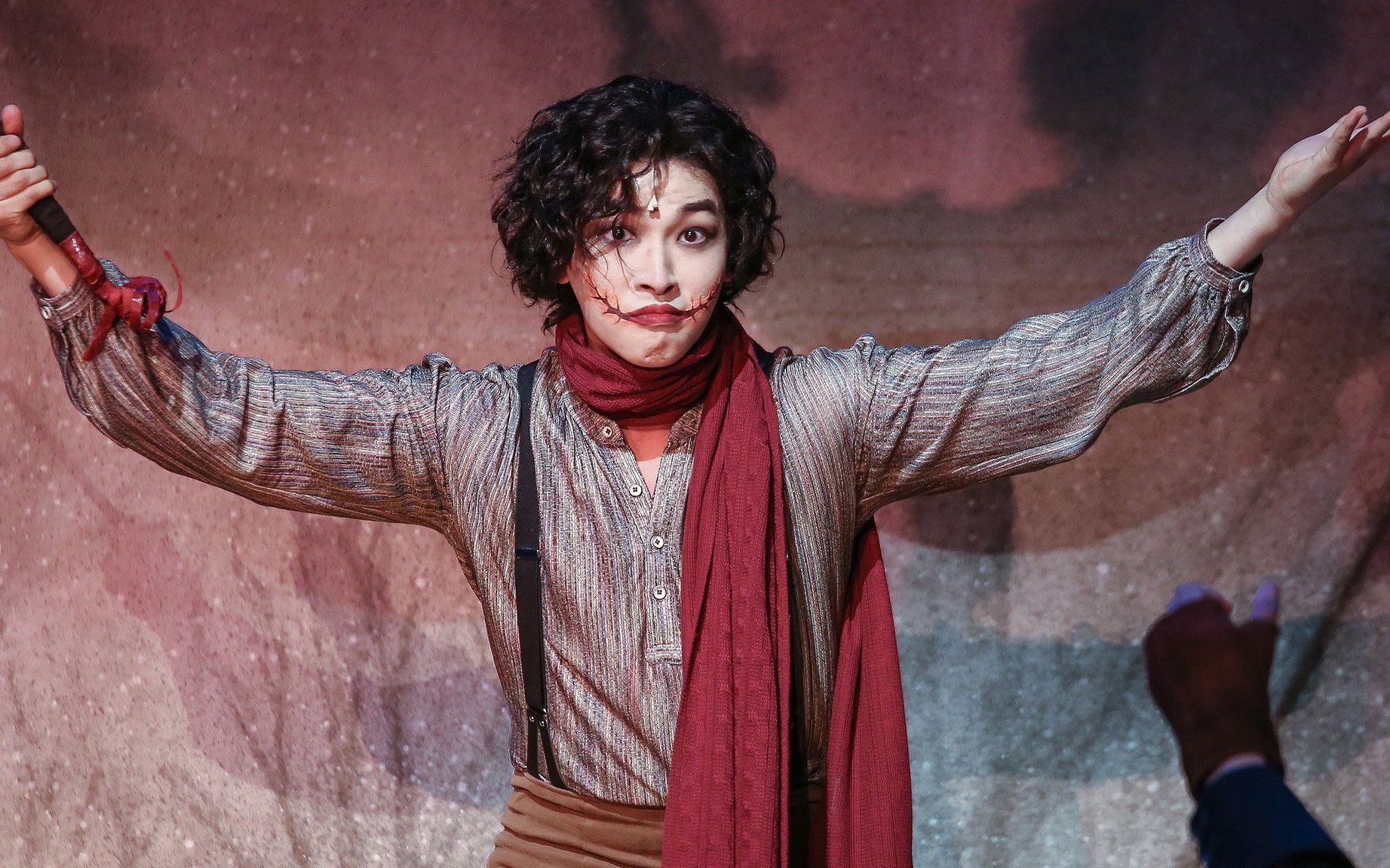 更新ing【音乐剧演员朴刚贤】2018年笑面人谢幕合集