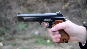 Скачать видео: 【搬运/没什么字幕可加】SIG P210-1手枪 武器欣赏