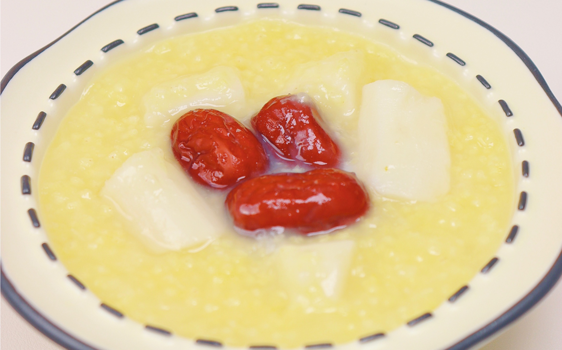 今天教你做早餐——《金玉小米粥》，健康养胃，方法简单