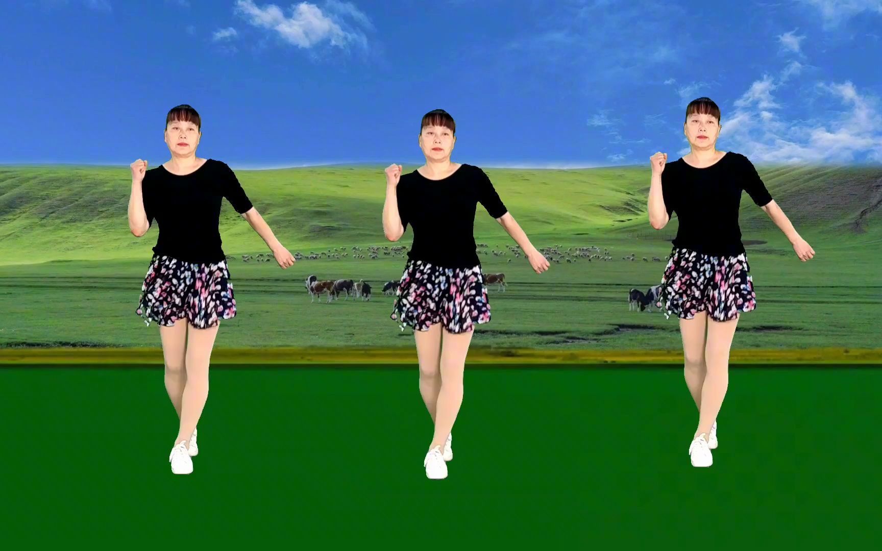 经典广场舞《凤凰飞》乌兰图雅演唱,好听易学32步,请欣赏