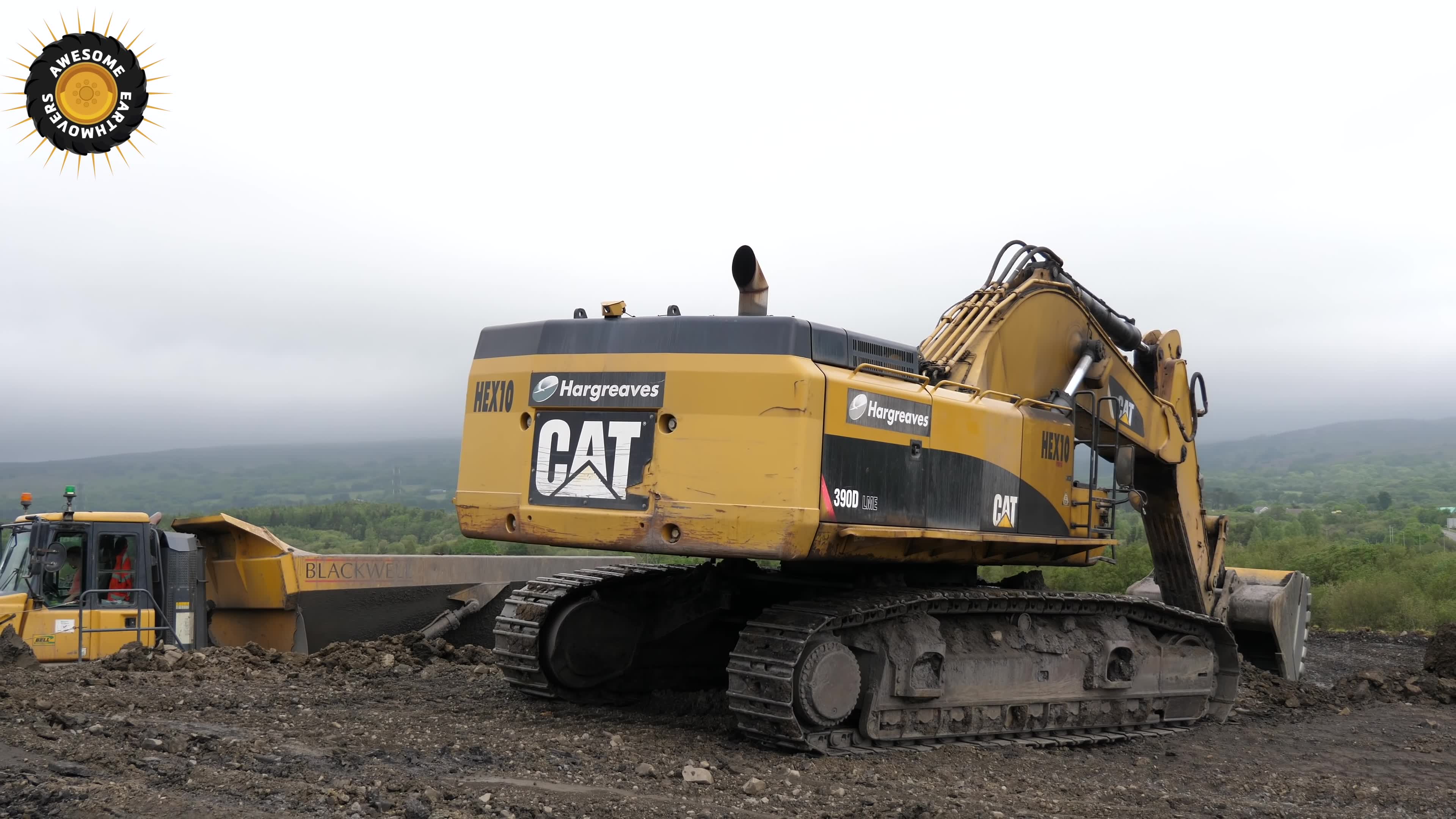 cat 390d挖掘机 