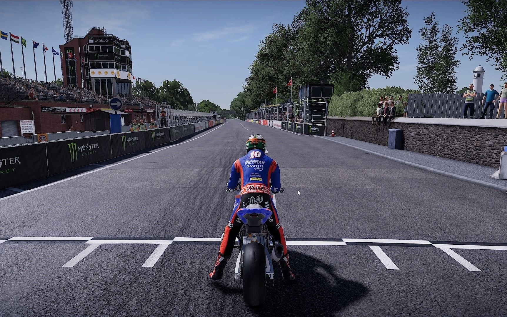 曼岛tt2边缘竞速2019宝马1000rr单圈15分钟38秒摔一次_哔哩哔哩 (゜