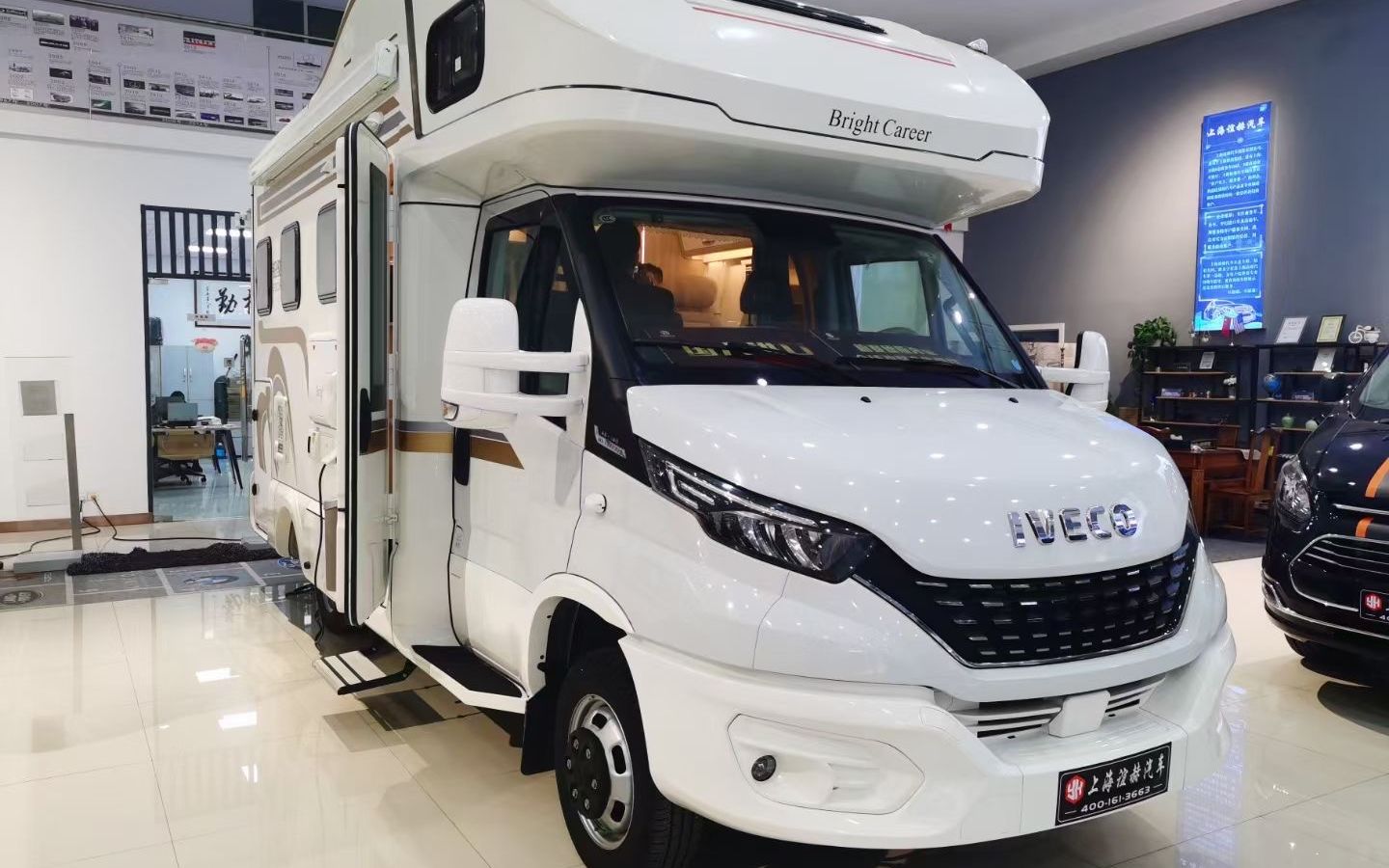 2021款铂驰帕亚尼,进口依维柯双拓展房车,空悬带底盘升降