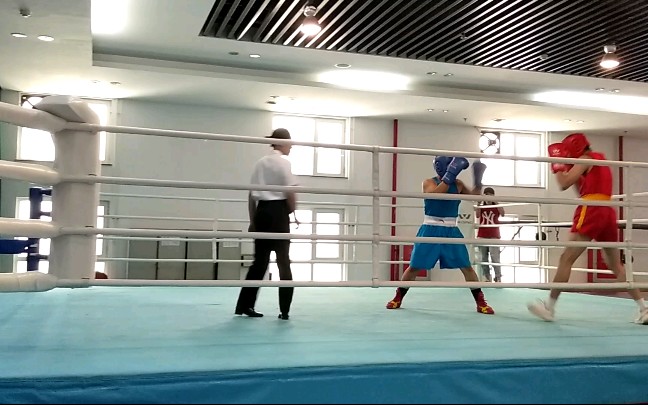 北京体育大学拳击比赛之爆裂击腹