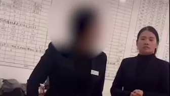 因价格未谈拢，顾客要求4s店退意向金被店员拍桌大骂 ：每次都碰到你这样的人，我还卖什么！