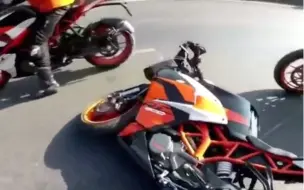 KTM RC390容易消耗新手，看完这个视频你就知道了