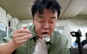 Descargar video: 【白钟元探店】专程去品尝招牌特色鞑靼牛肉石锅拌饭