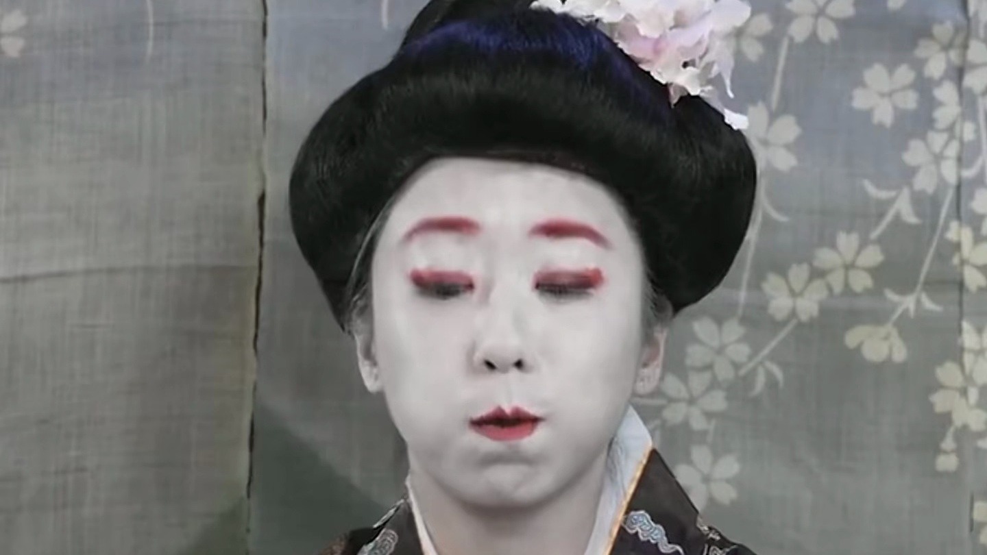 日本女性习俗染黑牙 一口黑牙真的漂亮