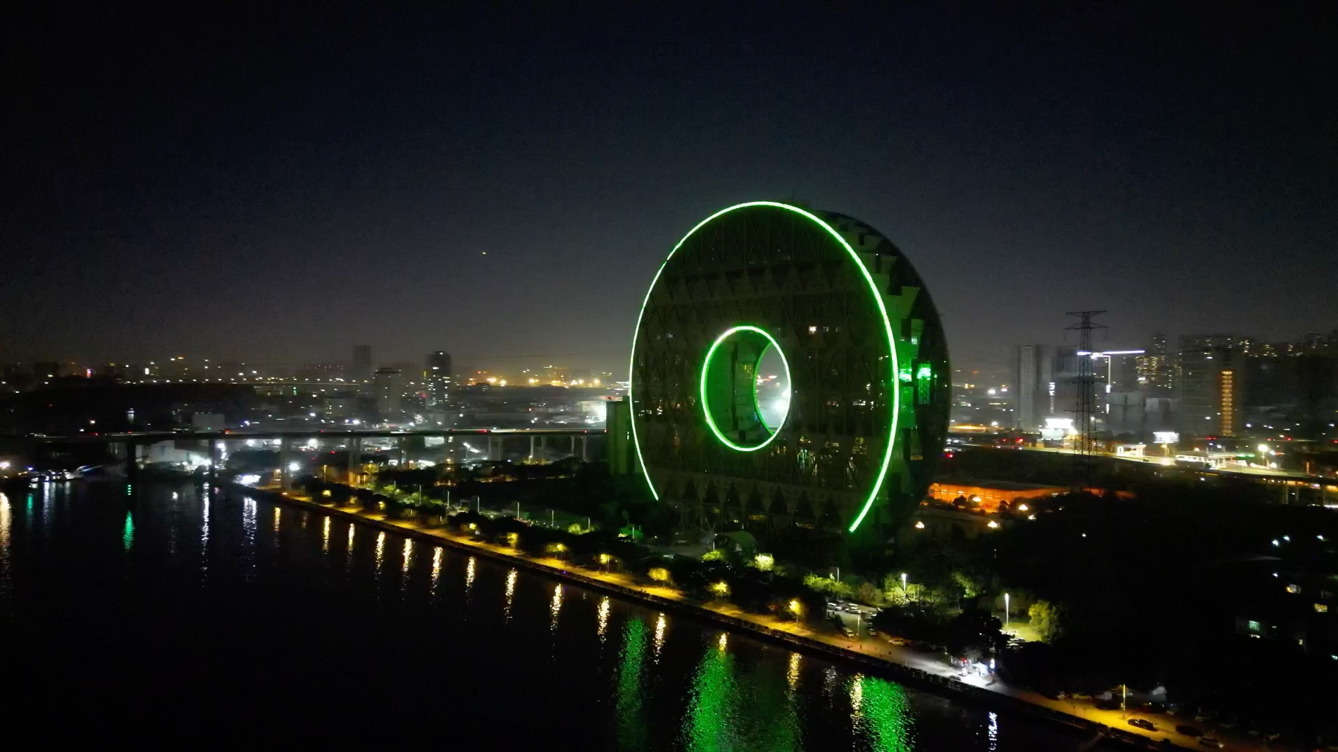 广州铜钱大厦图片夜景图片