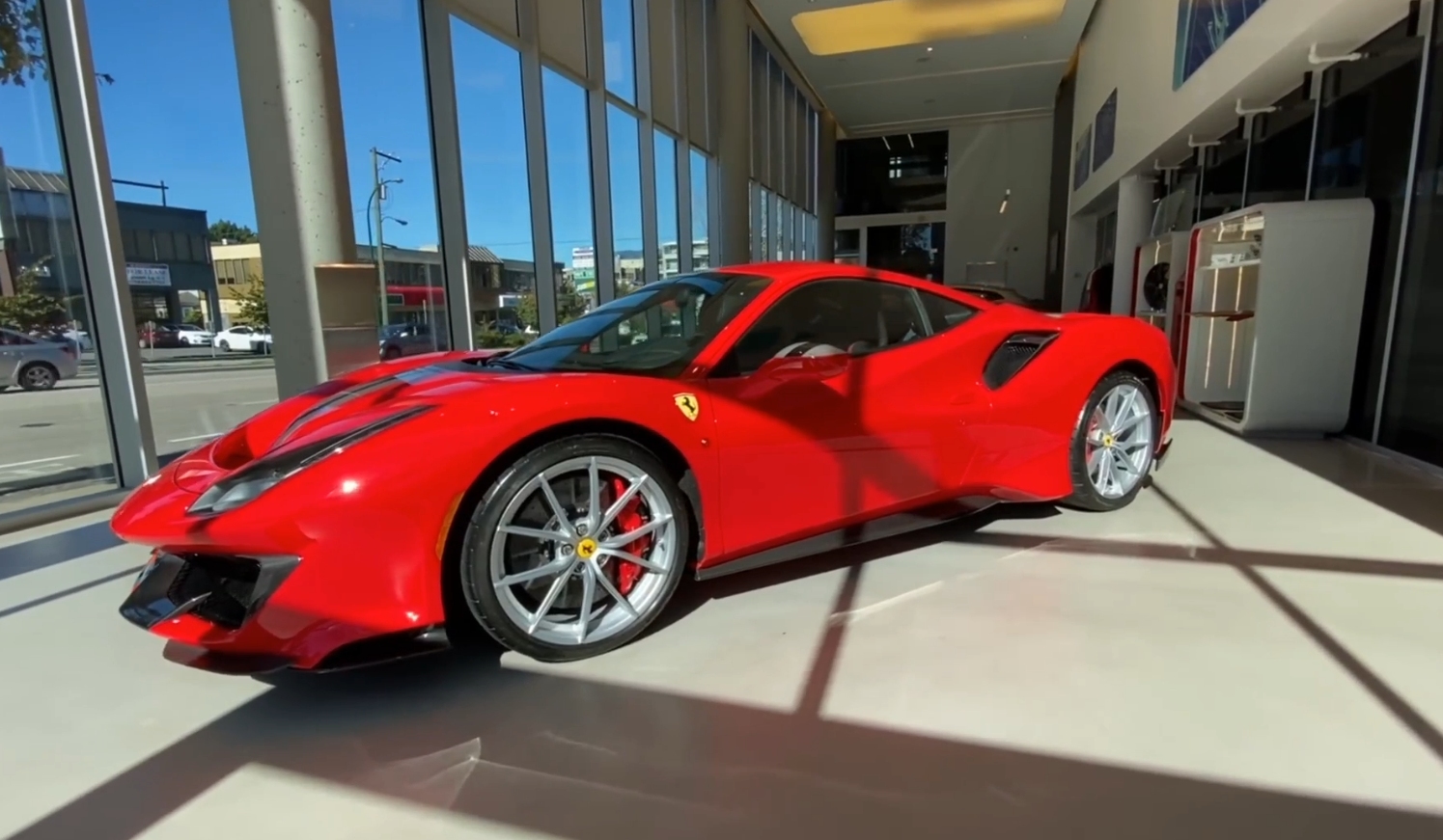 价值60万美元的2021f法拉利488 pista 1