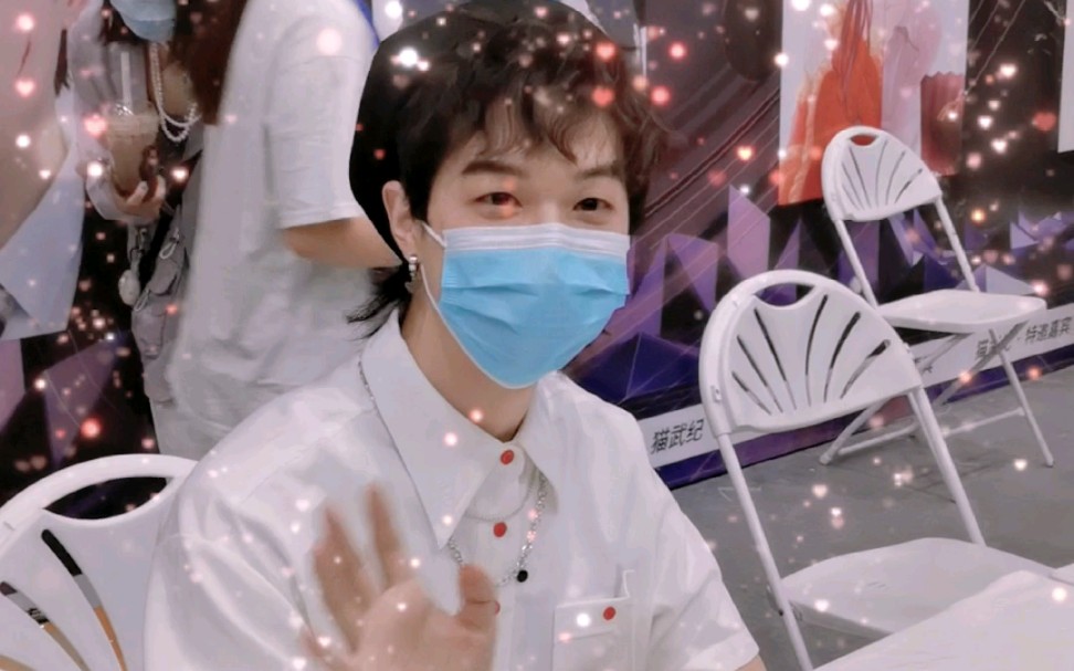 【倒霉死勒】梅梅撞大墙来了!_哔哩哔哩_bilibili