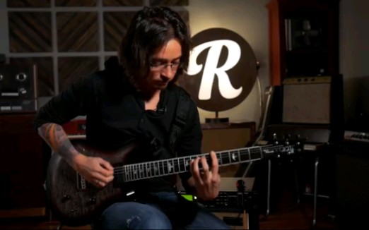 [图]Mark Holcomb teaches "Marigold" by Periphery on Guitar | Reverb Learn to Play