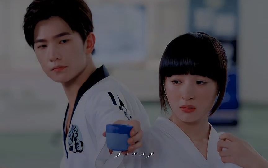 关于草莓发夹的故事已经是七年前的事情了,若白师兄也已经离开七年了