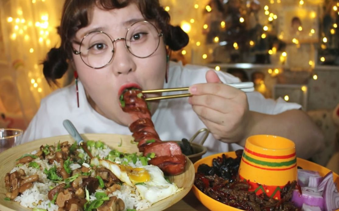 肉姐吃小猪爪盖饭冷吃