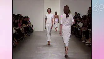 Скачать видео: 【秀场】Calvin Klein Spring 2000·春夏大秀