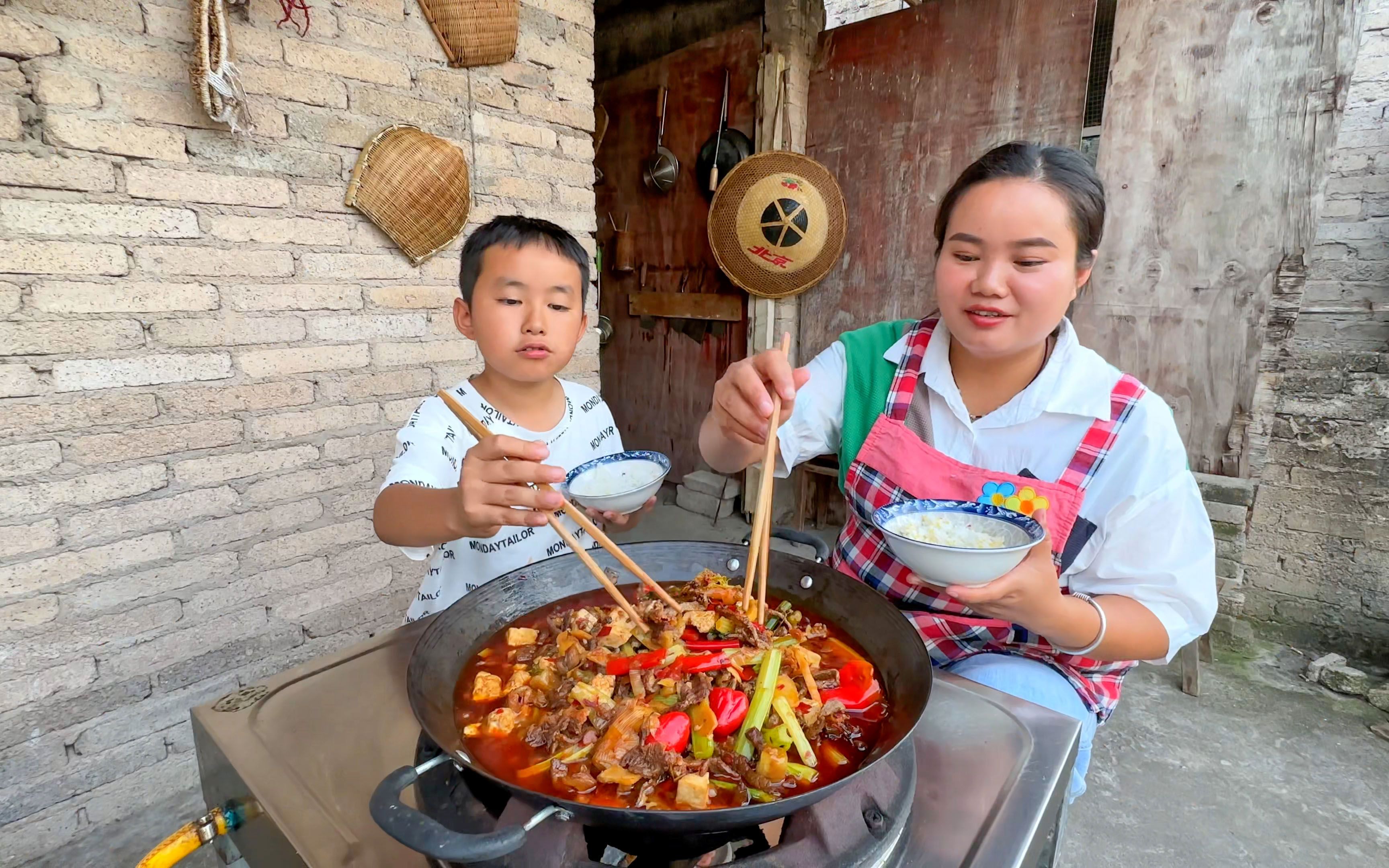 泡椒炒牛肉,香辣下饭,越吃越想吃哔哩哔哩bilibili