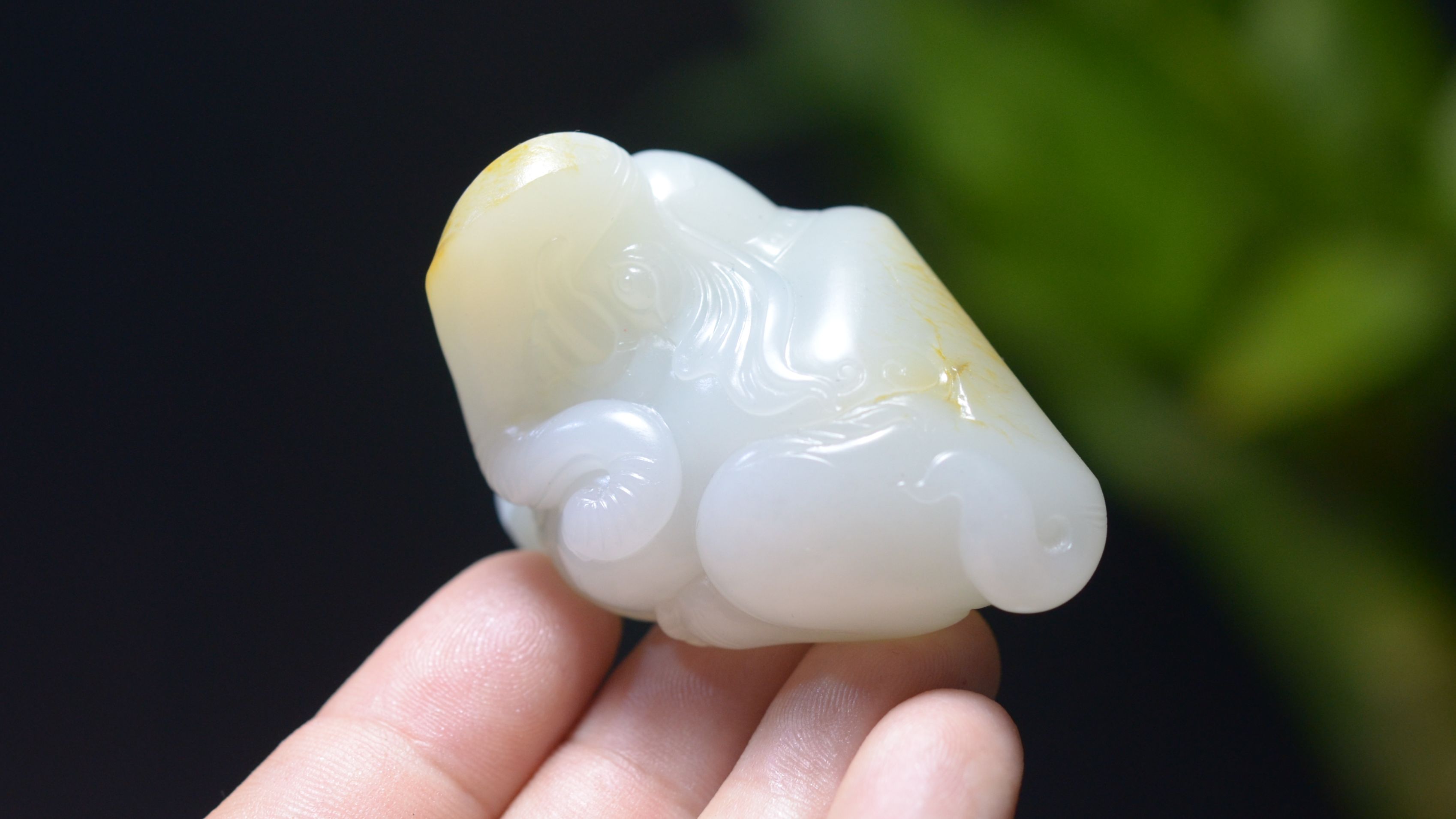 爱籽玉app新疆和田洒金皮油润羊脂白玉籽料吉祥把件