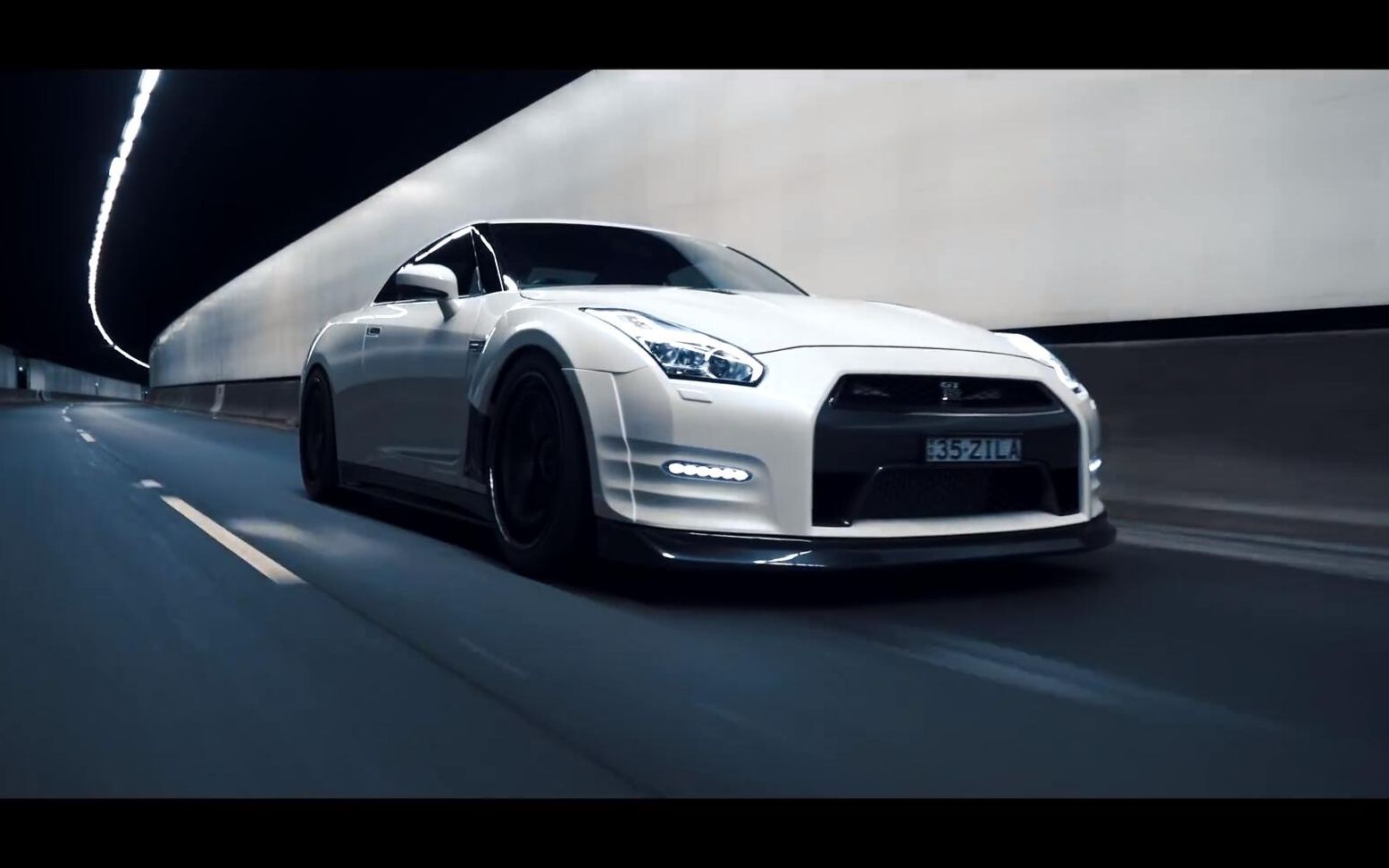 【致敬经典】战神归来gtr-r35,素衣夜行武士,性感小鸭尾