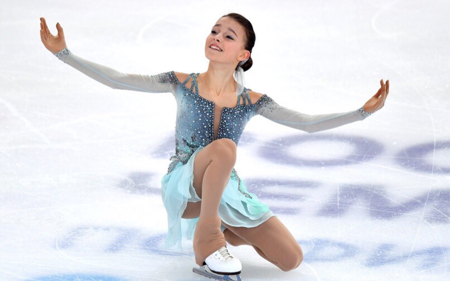 15岁俄罗斯美娃安娜·谢尔巴科娃背后的up独家揭秘安娜的另一次演出!