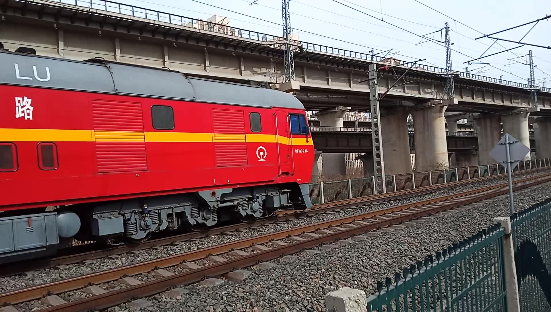 【中国铁路】京沪线拍车,天津南环铁路df8b0215_哔哩哔哩 (゜-゜)つロ