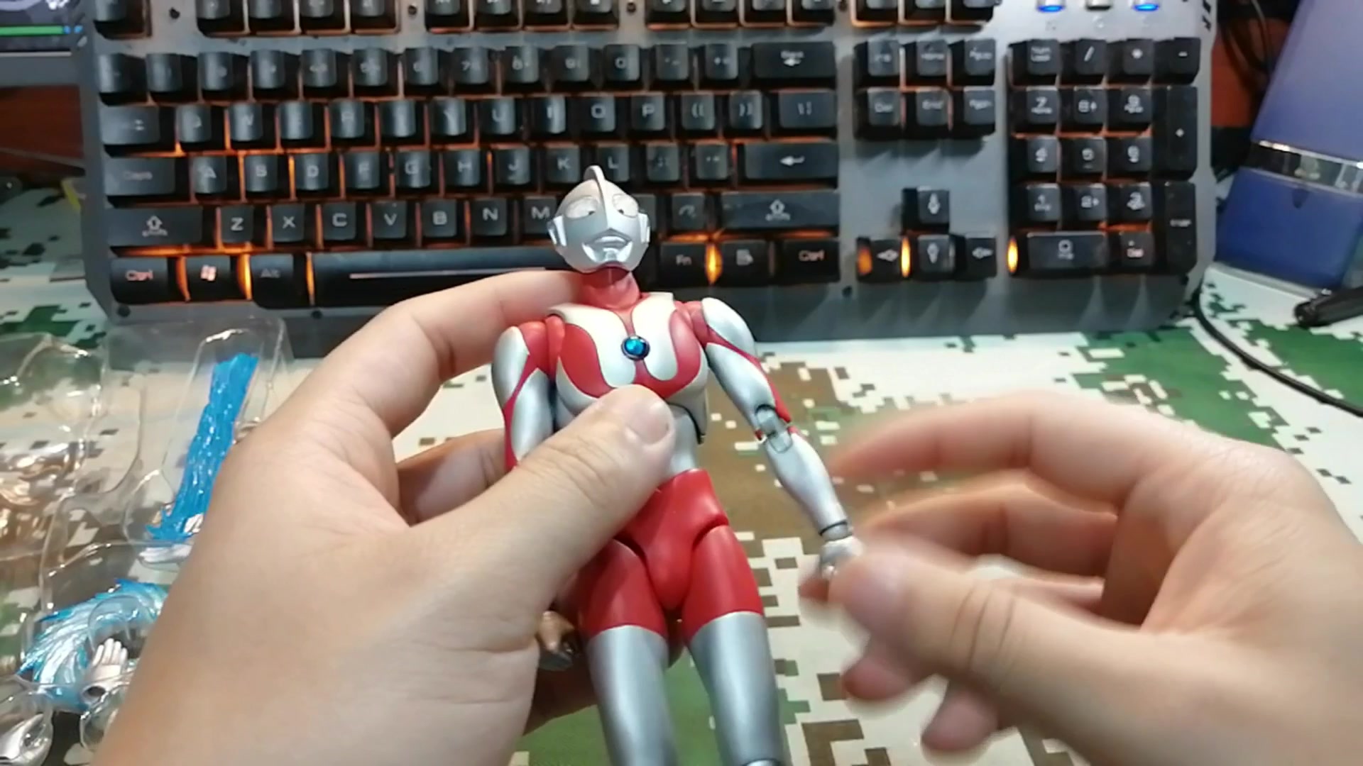 初代奥特曼act20测评