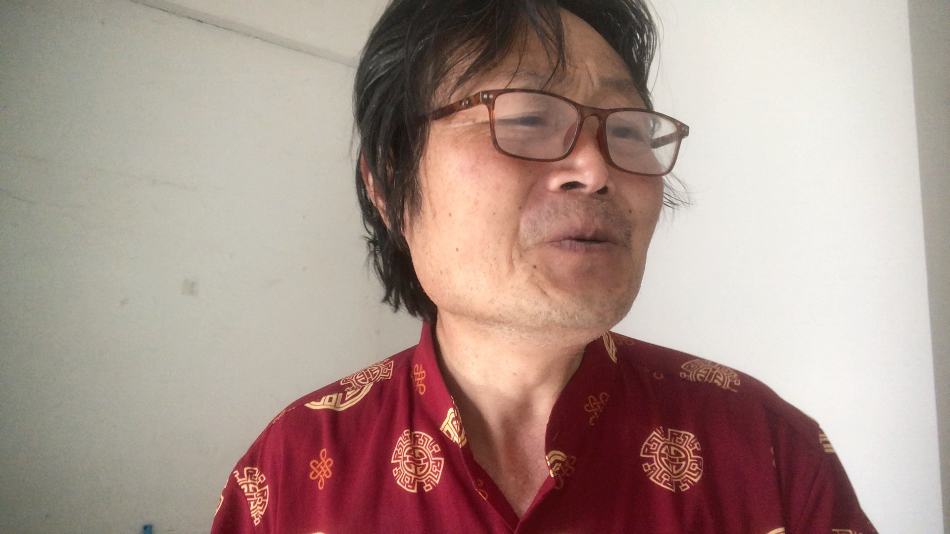 疯子猪十戒练唱祈隆歌曲妈妈的手,想拜他为师