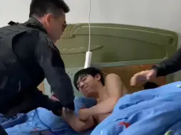 Télécharger la video: 爱人tv女教官有福了，河南小伙被制裁爆改小男娘